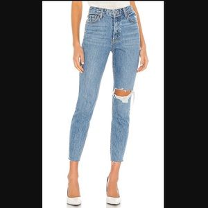 GRLFRND | Karolina in Kiss and Tell Jean